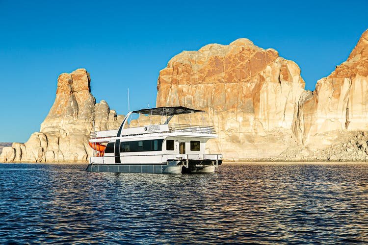 Nomad houseboat