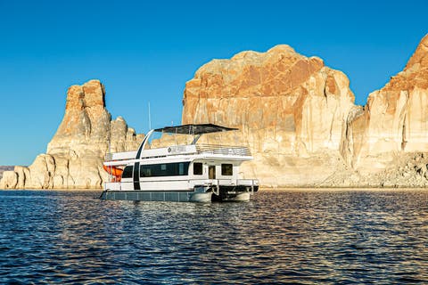 Nomad houseboat